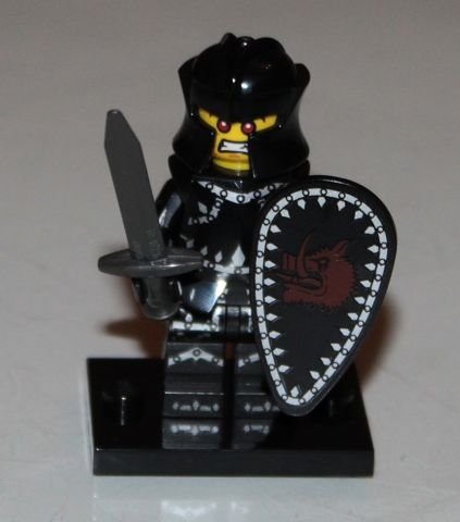 Evil Knight, Series 7 (Complete Set with Stand and Accessories)
Komplett i god stand.