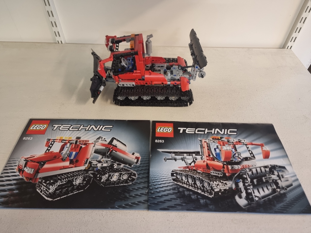 Sett 8263 fra Lego Technic serien.
Som nytt.
Komplett med manualer.