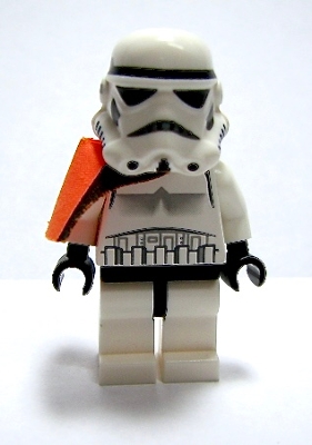 Sandtrooper - Orange Pauldron (Solid), No Survival Backpack, No Dirt Stains, Helmet with Dotted Mouth Pattern and Solid Black Head
Komplett i god stand.