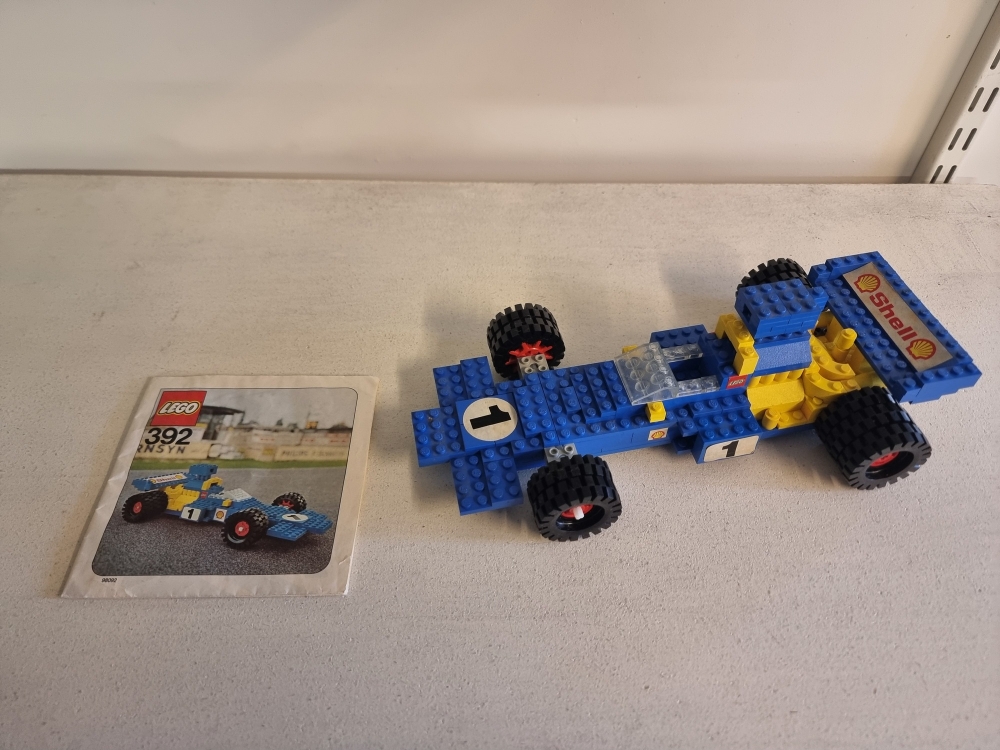 Sett 392 fra Lego Legoland : Hobby Sets serien.
Veldig fint sett til å 50 år gammel.
Alle originale klistremerker på.
Komplett med manual.