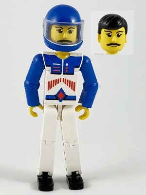Technic Figure White Legs, White Top with Red Arrow-Type Stripes Pattern, Blue Arms, Blue Helmet
Komplett i god stand.