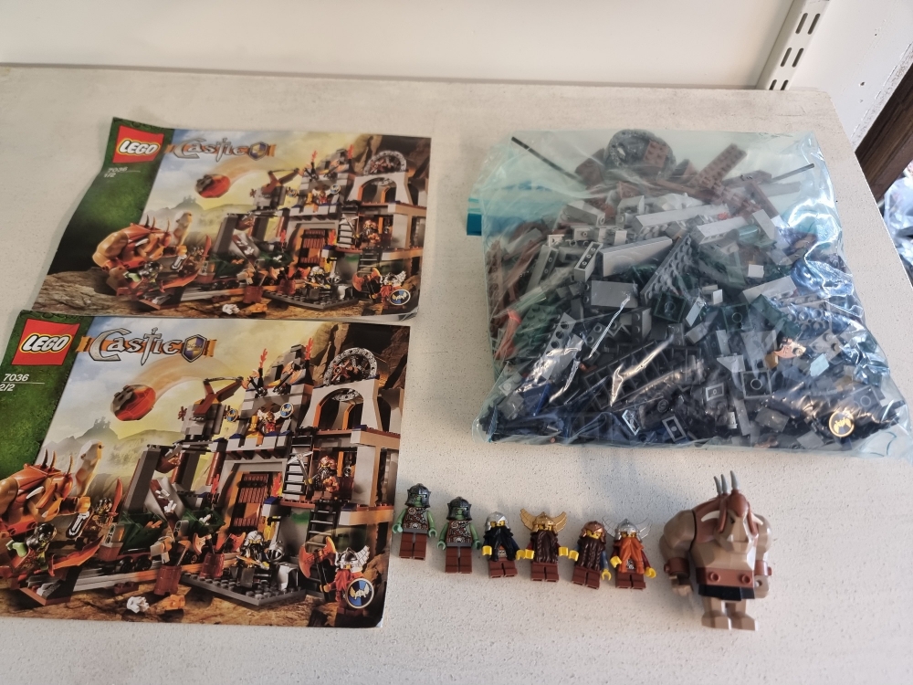 Sett 7036 fra Lego Castle : Fantasy Era serien.
Som nytt.
Komplett med manualer.