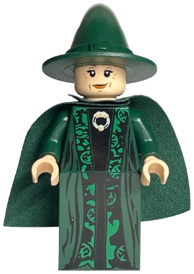 Professor Minerva McGonagall - Dark Green Robe and Cape
Komplett i god stand.