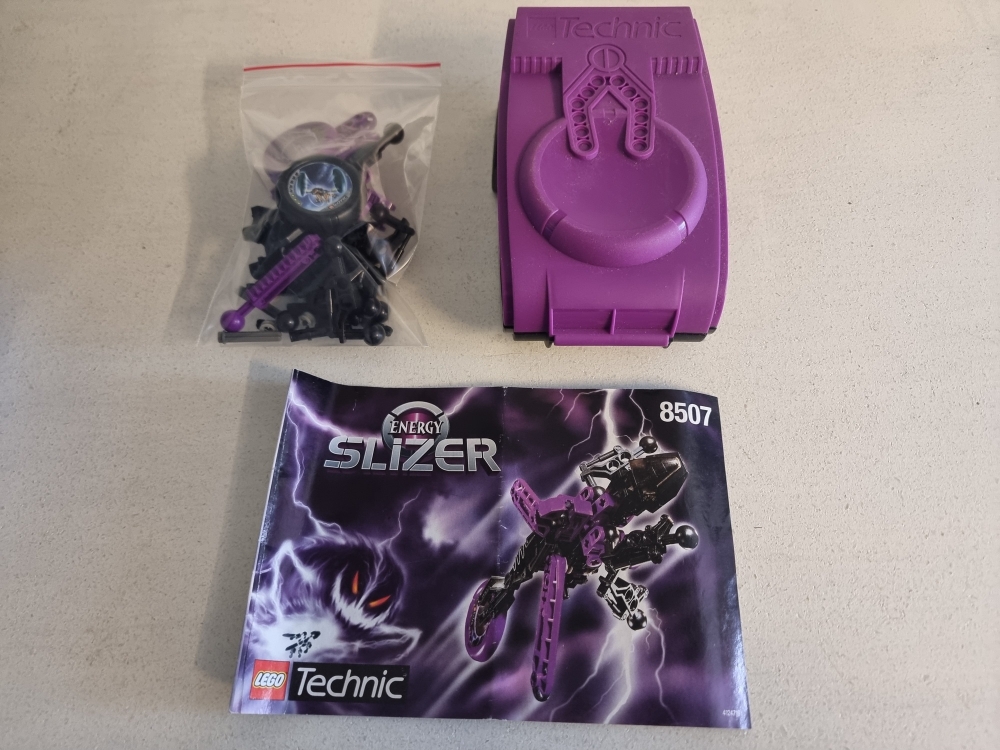 Sett 8507 fra Lego Technic : Slizer serien
Meget pent
Komplett med manual og boks.