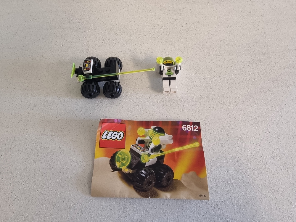 Sett 6812 fra Lego Space : BLacktron II serien.
Pent sett.
Komplett med manaal.