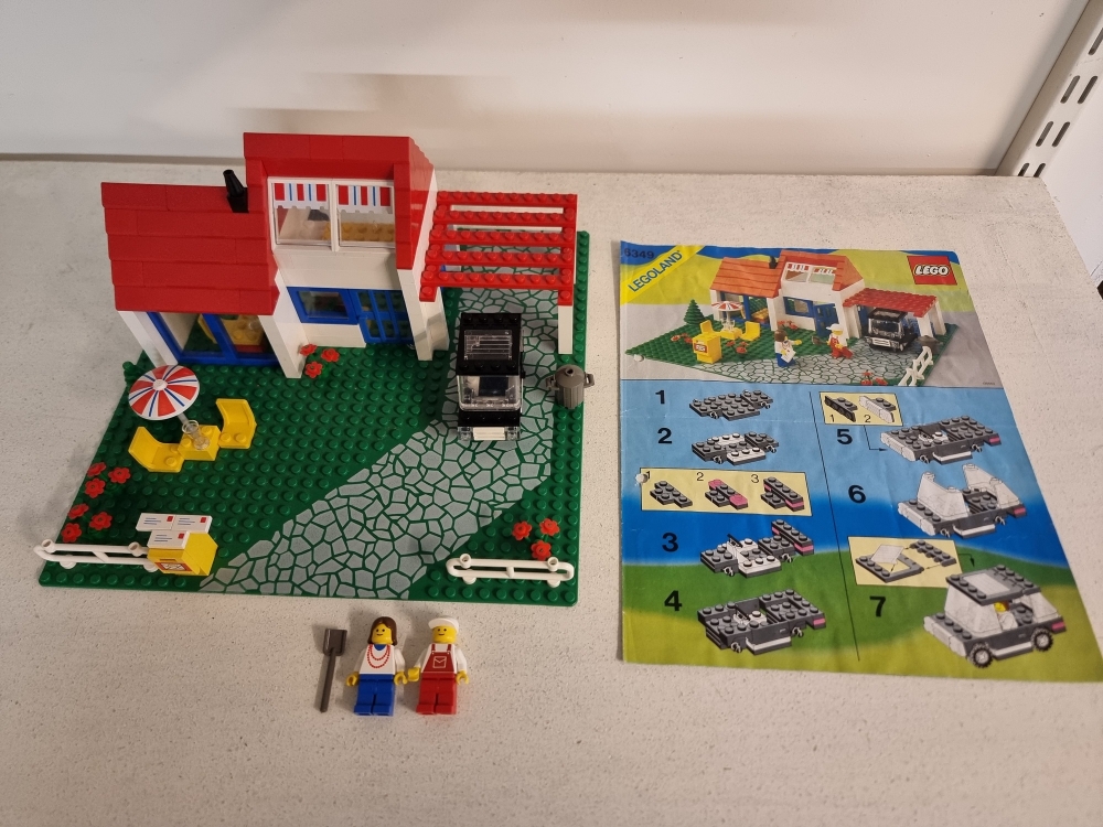 Sett 6349 fra Lego Classic Town serien.
Meget pent sett. Nær mint tilstand.
Komplett med manual.