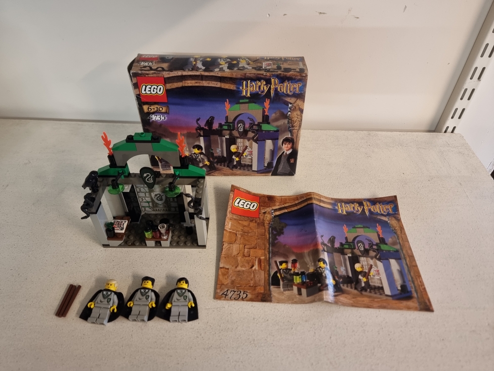 Sett 4735 fra Lego Harry Potter : Chamber of Secrets serien.
Meget pent.
Komplett med manual og eske.
