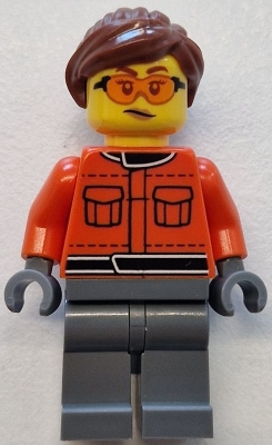 Formula 1 Race Crew Member - Female, Reddish Orange Racing Suit with Pockets, Dark Bluish Gray Legs, Reddish Brown Hair, Safety Glasses
Komplett i god stand.