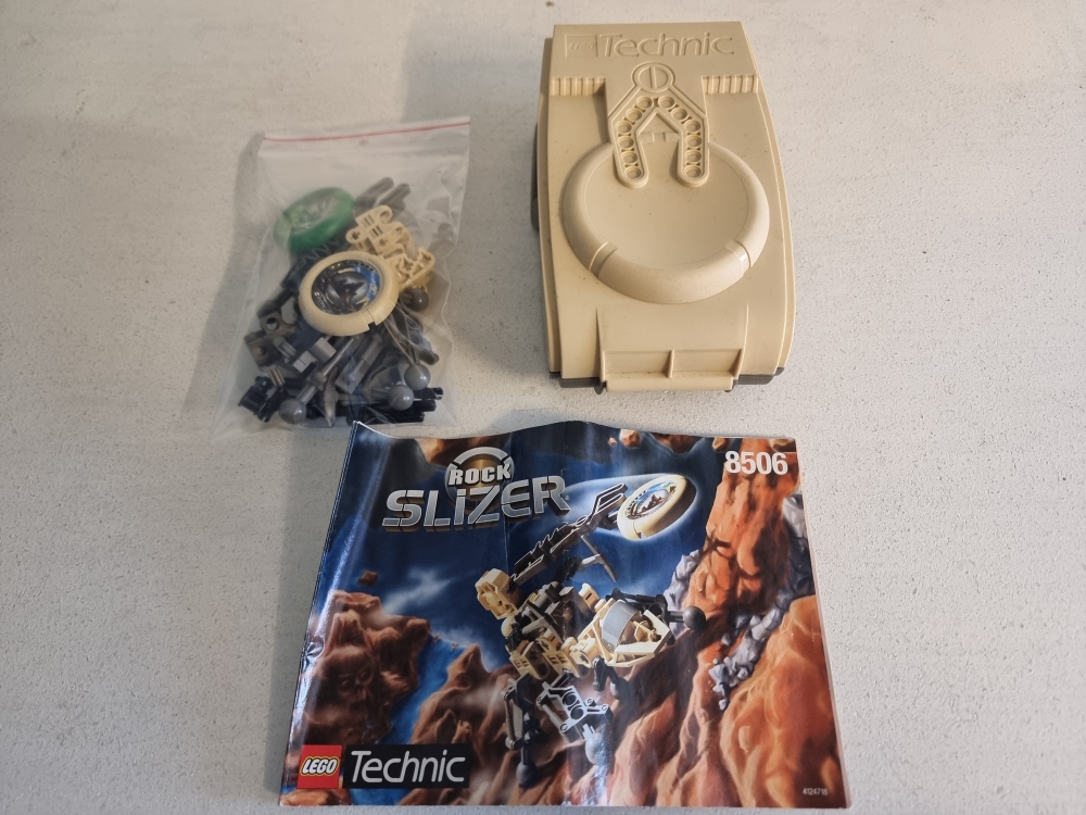 Sett 8506 fra Lego Technic : Slizer serien
Meget pent
Komplett med manual og boks.