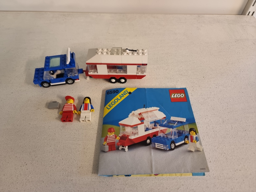 Sett 6590 fra Lego Classic Town serien.
Meget pent sett. Bortmimot mint tilstand.
Komplett med manual.