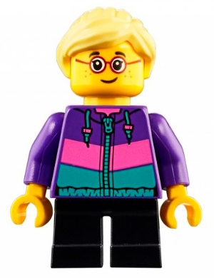 Child - Girl, Dark Purple Jacket, Black Short Legs, Bright Light Yellow Ponytail, Glasses, Freckles
Komplett i god stand.