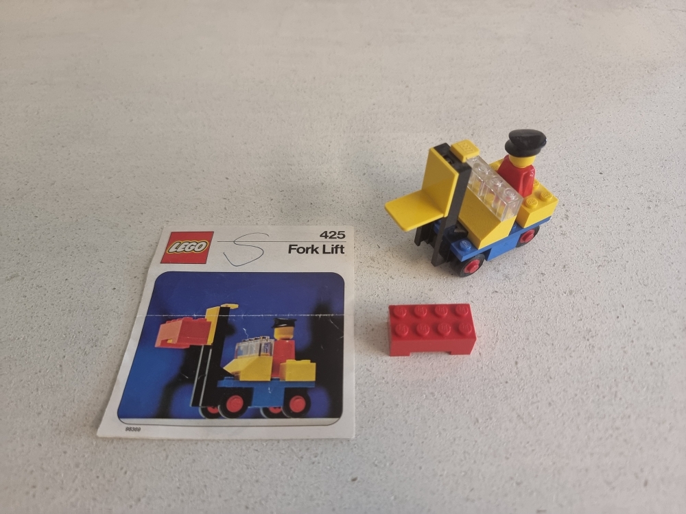 Sett 425 fra Lego Legoland serien.
Pent sett.
Komplett med manual.