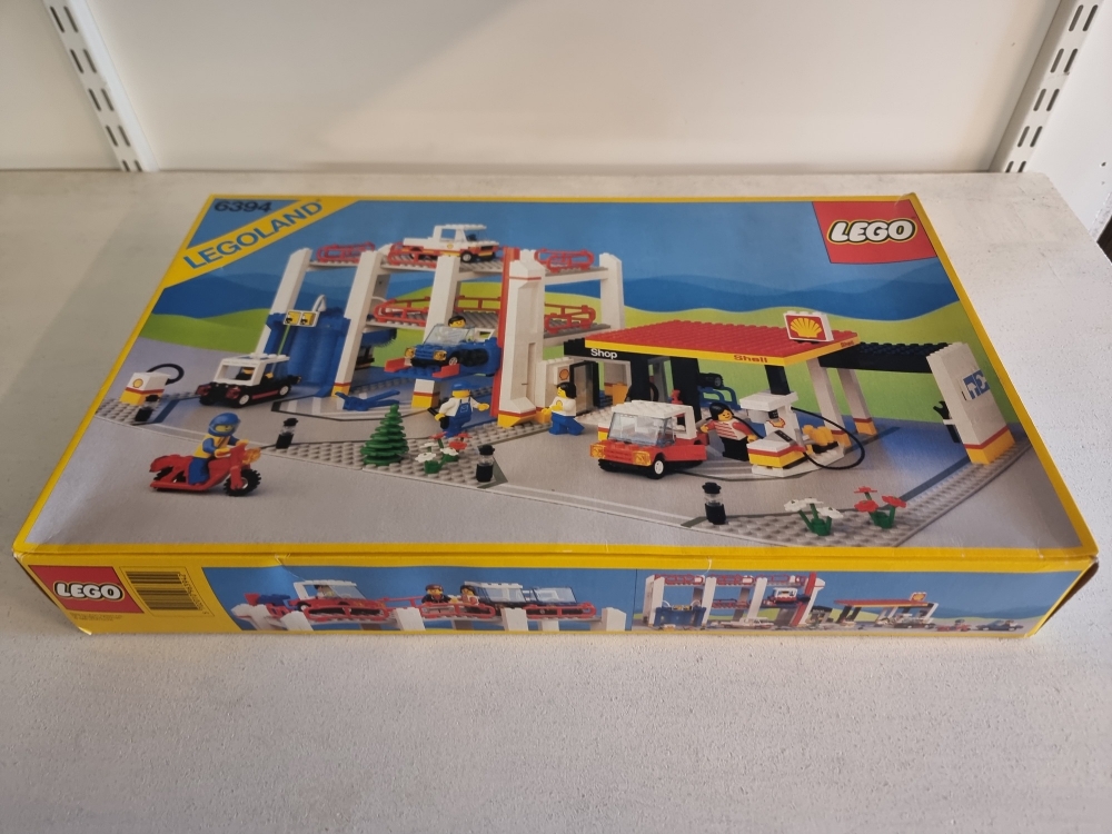 Sett 6394 fra Lego Classic Town serien.
Meget pent sett. Ser ut som nytt,
Komplett med manual og eske.