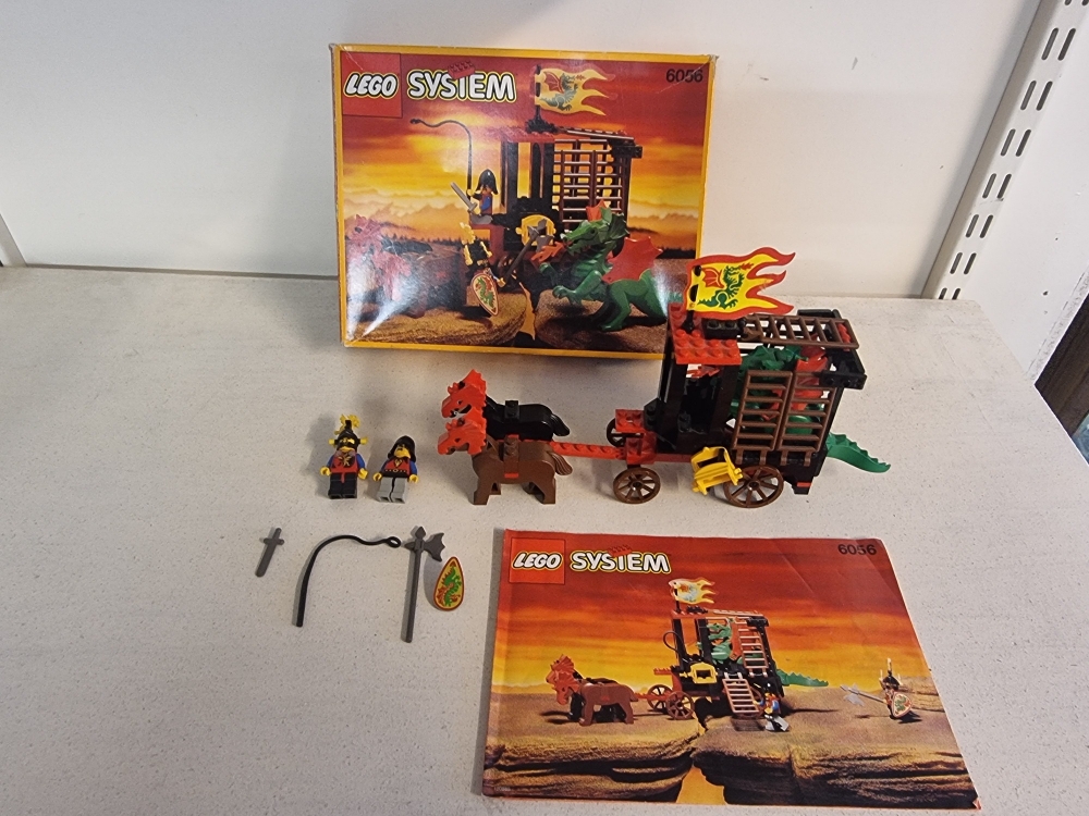 Sett 6056 fra Lego Castle : Dragon Knights serien.
Flott sett.
Komplett med manual og eske,
