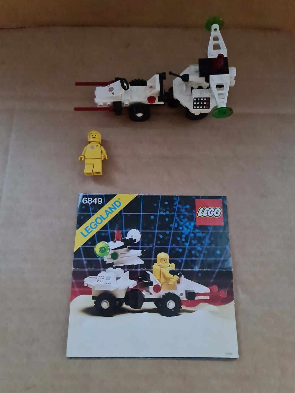 Sett 6849 fra Lego Classic Space serien.
Meget pent. Komplett med manual