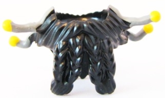 Minifigure Beard, Braided with Hair in Back and Four Gray and Yellow Ends Pattern
I god stand.