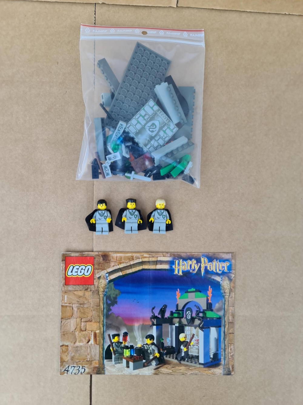 Sett 4735 fra Lego Harry Potter : Chamber of Secrets serien.
Meget pent.
Komplett med manual.
