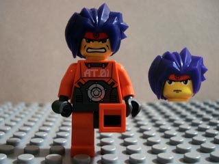 Magnet, Minifigure Exo-Force Ryo (Purple Hair, Headband)
Komplett i god stand.