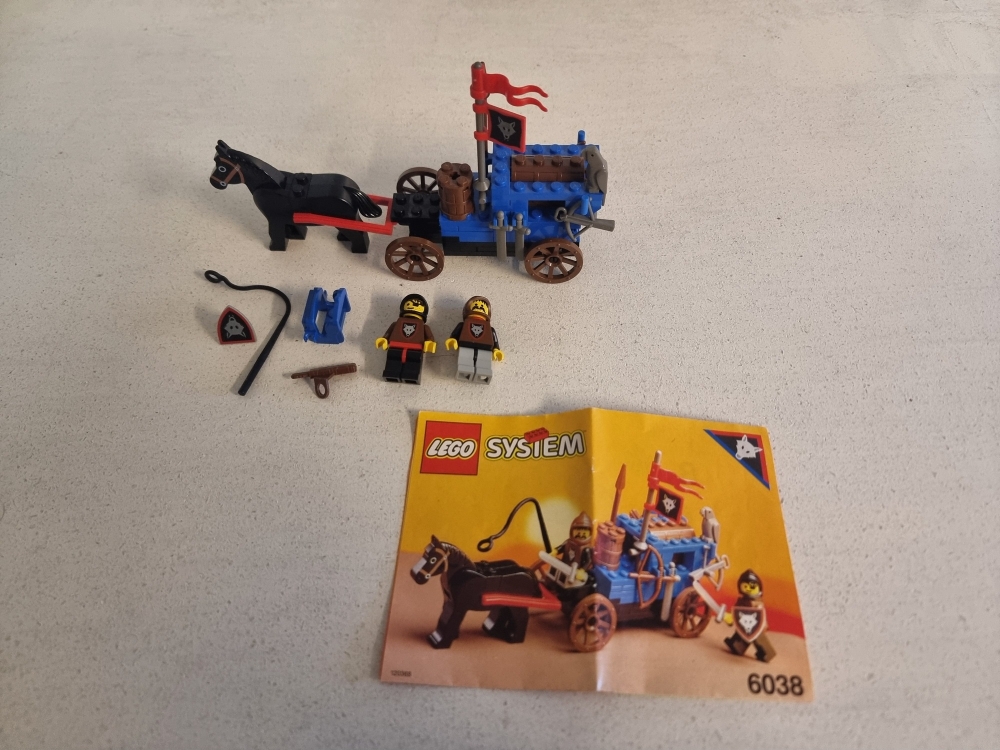 Sett 6038 fra Lego Castle : Wolfpack serien.
Fint sett. 
Komplett med manual.