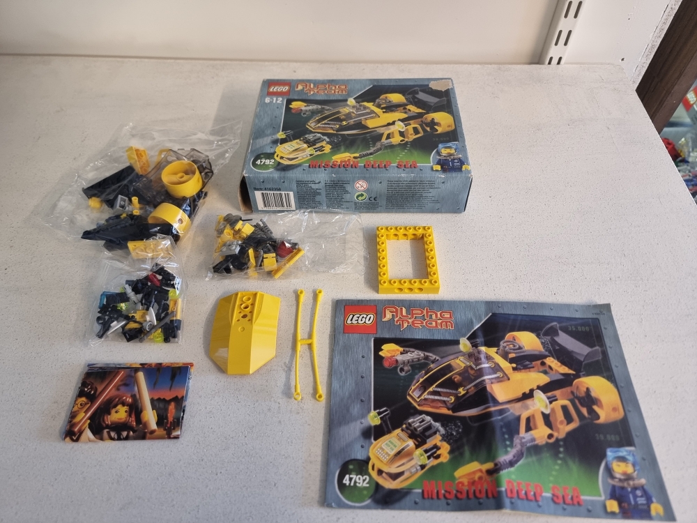 Sett 4792 fra Lego Alpha Team : Mission Deep Sea serien.
Settet er helt nytt men boksen er åpen.
Uåpnede poser.