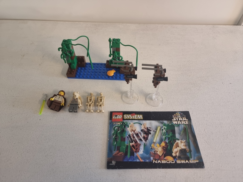 Sett 7121 fra Lego Star Wars ; Episode 1 serien.
Veldig fint sett.
Komplett med manual.,
