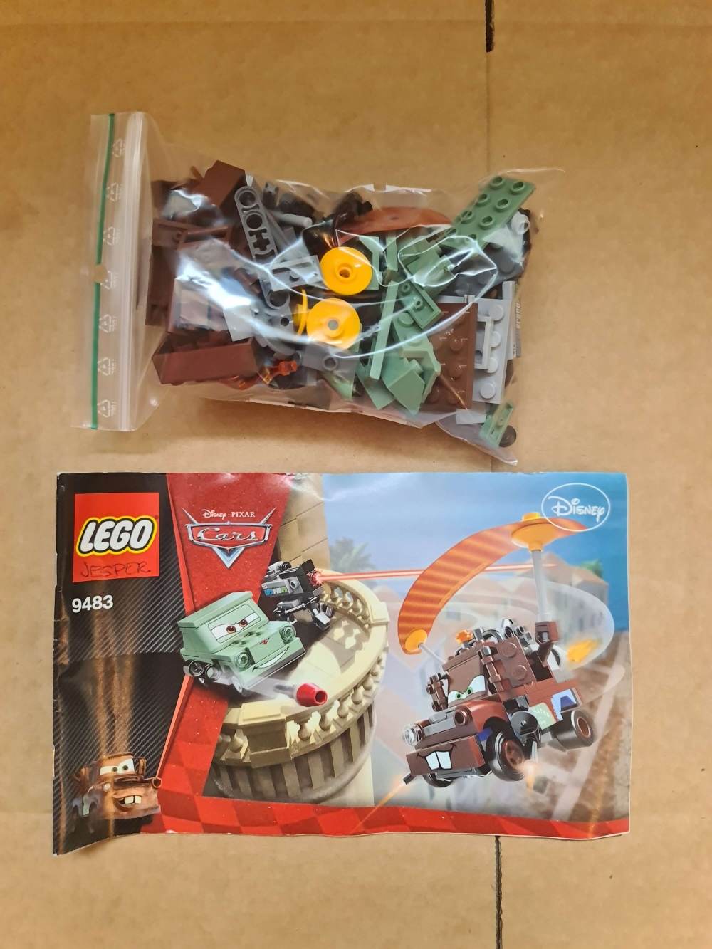 Sett 9483 fra Lego Cars : Cars 2 serien.
Meget pent.
Komplett med manual.