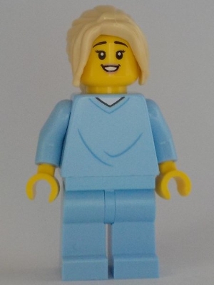 Mother, Bright Light Blue Hospital Gown, Tan Hair
Komplett i god stand.