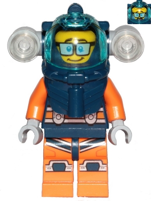 Deep Sea Diver - Male, Dark Blue Helmet, Side Lamps, Glasses, Smile / Shocked
Komplett i god stand.
