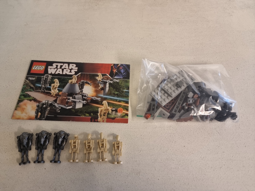 Sett 7654 fra Lego Star Wars: Episode 3 serien.
Meget pent.
Komplett med manual.