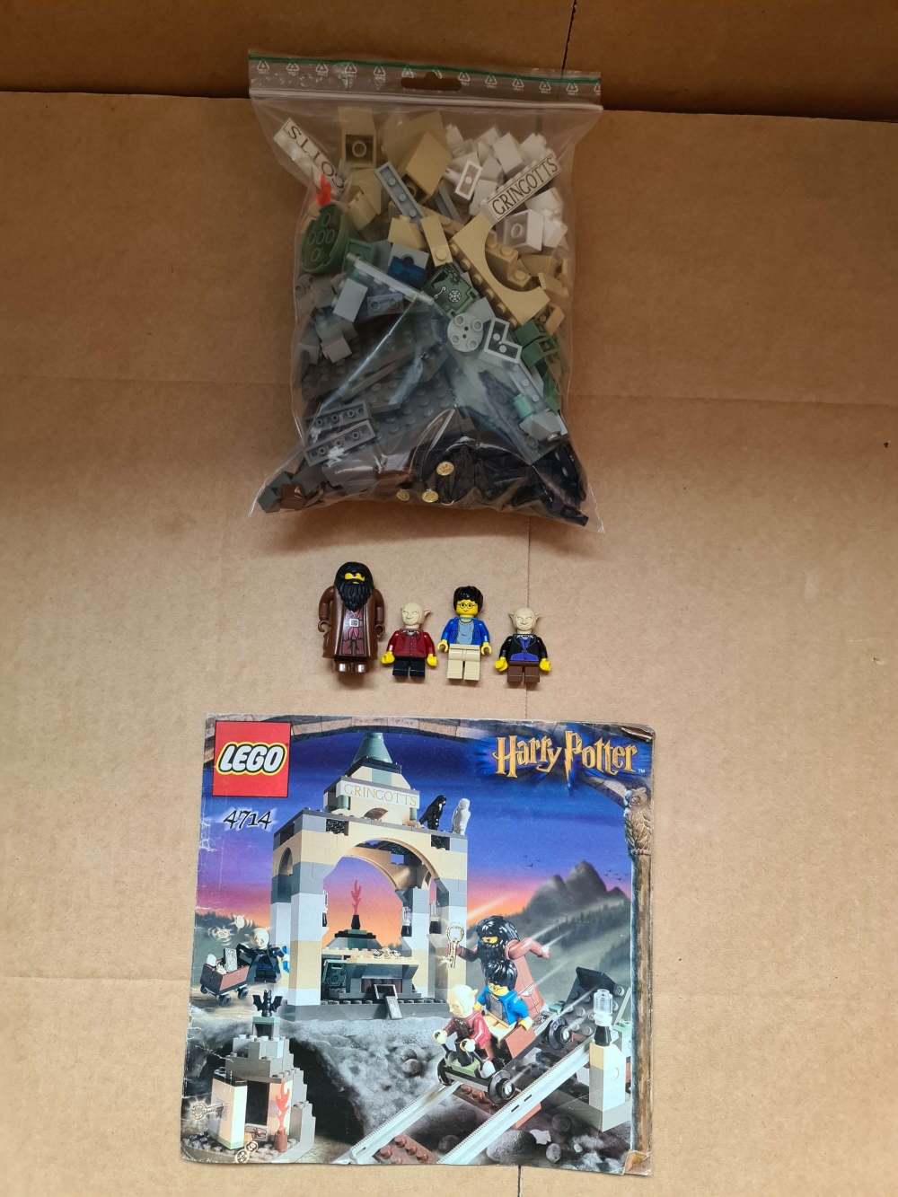 Sett 4714 fra Lego Harry Potter : Sorcerer's Stone serien.
Flott sett.
Komplett med manual.