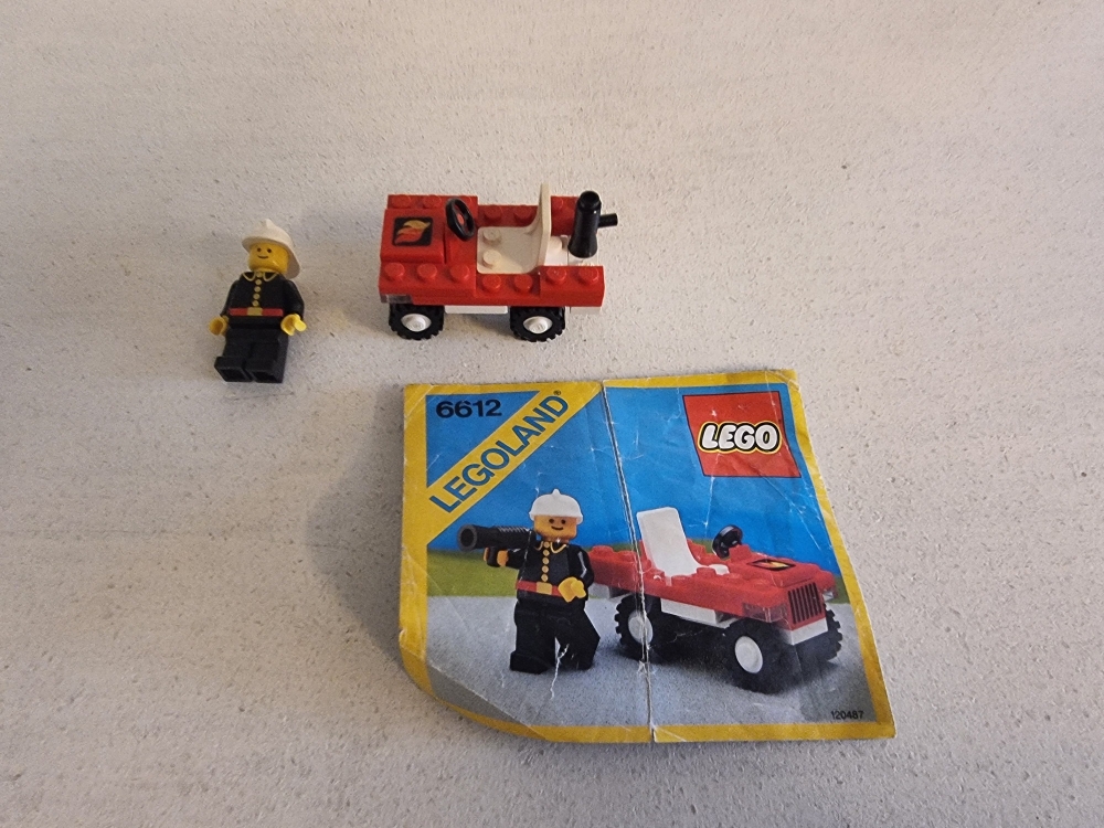 Sett 6612 fra Lego Classic Town serien.
Pent sett. Noe misfarging på setet men dette er byttet ut.
Komplett med manual.