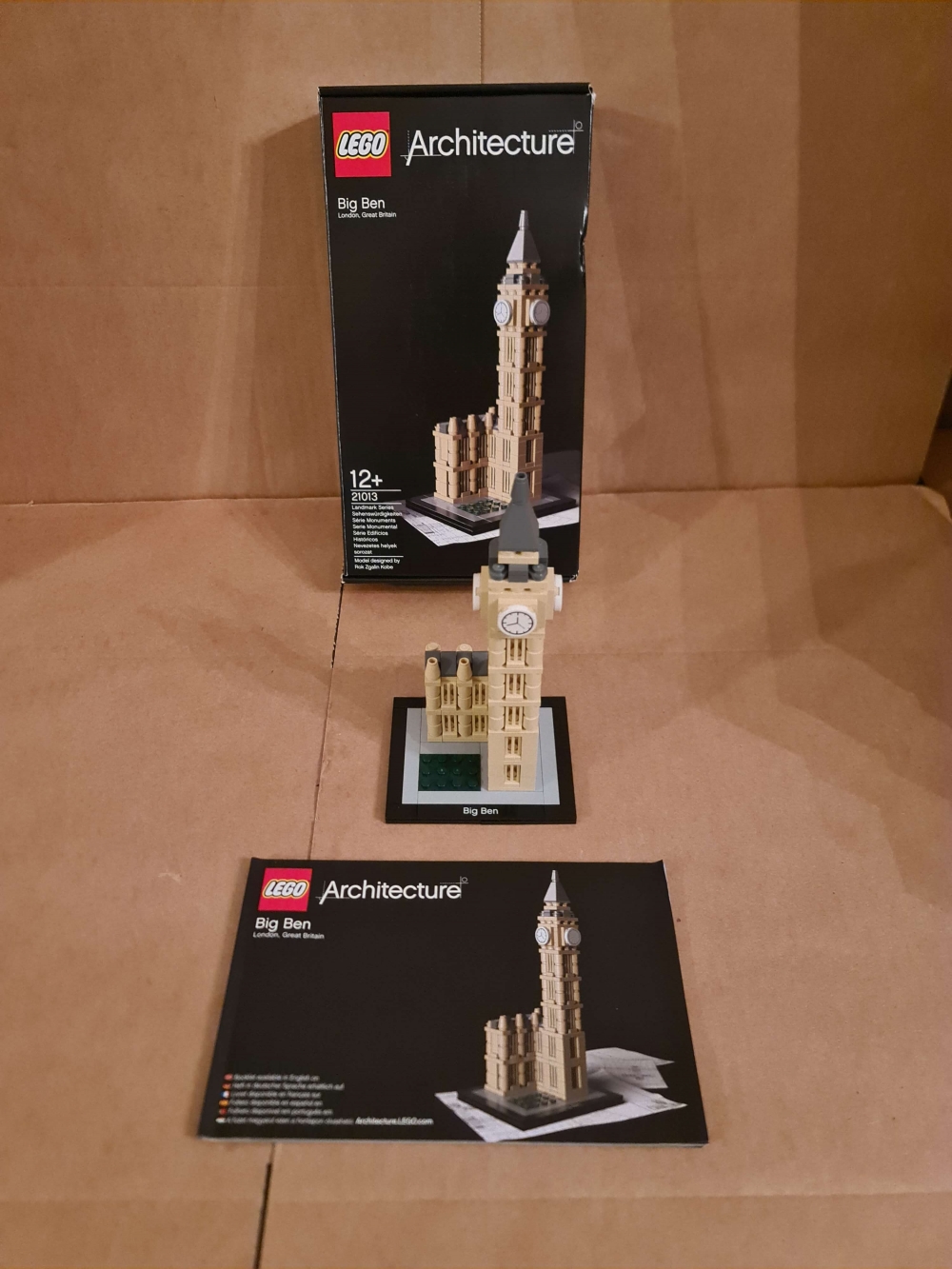 Sett 21013 fra Lego Architecture serien
Komplett som nytt med manual og eske.