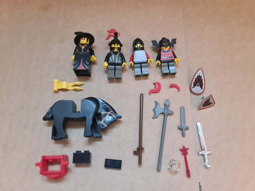 Sett 6031 fra Lego Castle: Fright Knigts serien.

Perfekt sett. Som nytt. 
Komplett (dette settet er uten manual fra Lego)