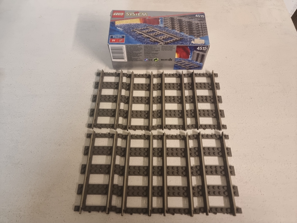 Sett 4515 fra Lego Train : 9V serien.
I god stand. Med eske. 8 stk.
