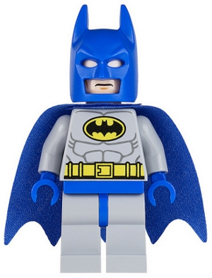 Batman - Light Bluish Gray Suit with Yellow Belt and Crest, Blue Mask and Cape
Komplett i god stand. Lite hakk under på hodet men synes ikke under maske.