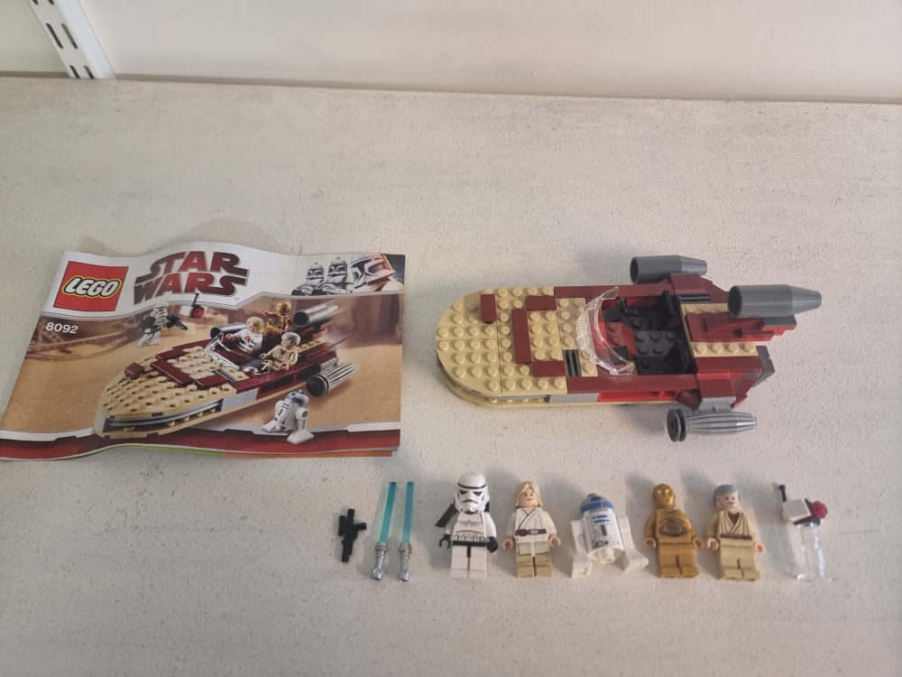 Sett 8092 fra Lego Star Wars : Episode 4/5/6 serien
Meget pent.
Komplett med manual.