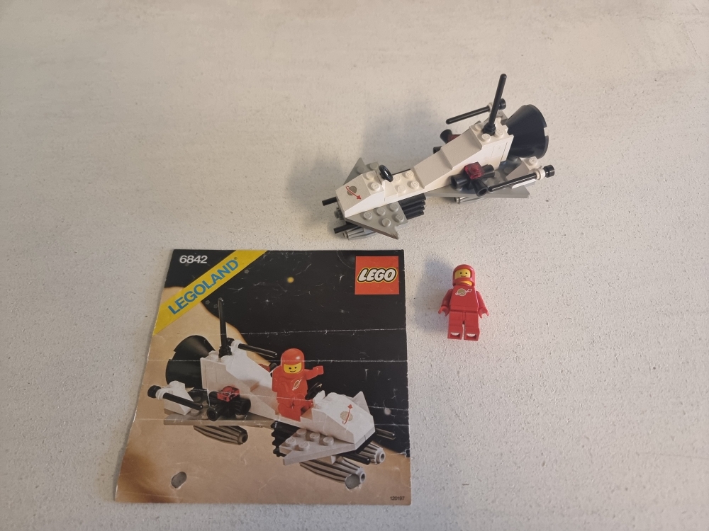 Sett 6842 fra Lego Classic Space serien.
Pent sett.
Komplett med manual.