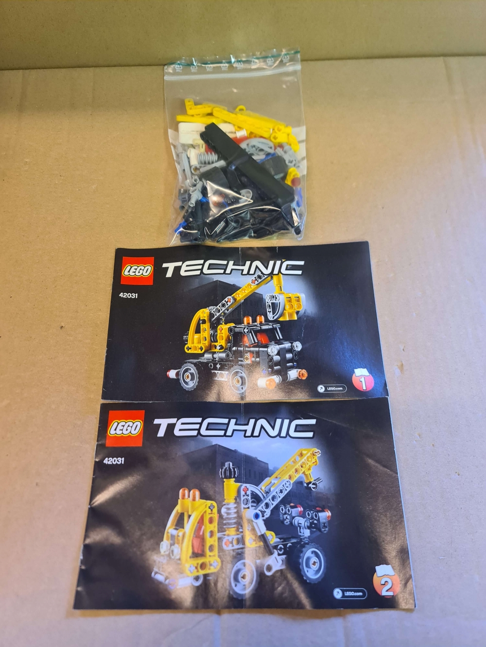 Sett 42031 fra Lego Technic serien.
Som nytt. 
Komplett med manualer.