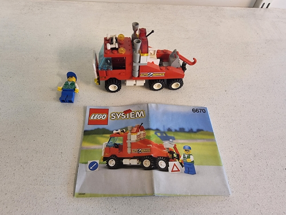 Sett 6670 fra Lego Classic Town serien.
Flott sett. 
Komplett med manual