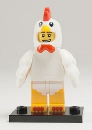 Chicken Suit Guy, Series 9 (Complete Set with Stand and Accessories)
Komplett. Noe slitasje på kyllinghjelm ellers fin.