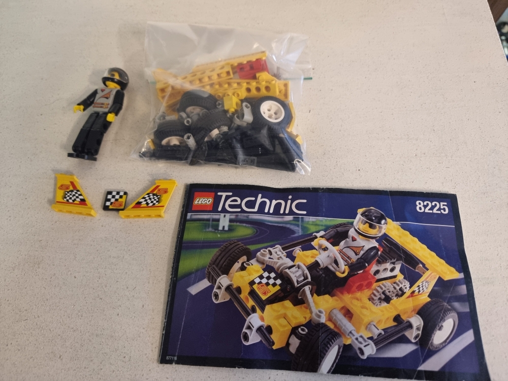Sett 8225 fra Lego Technic serien.
Flott sett.
Komplett med manual.