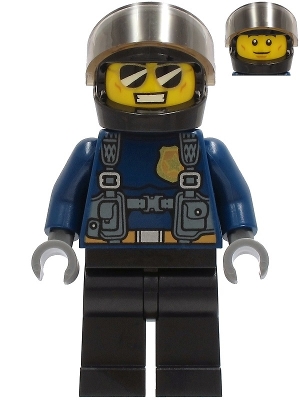 Police Officer - Duke DeTain, Black Helmet, Trans-Brown Visor
Komplett i god stand.