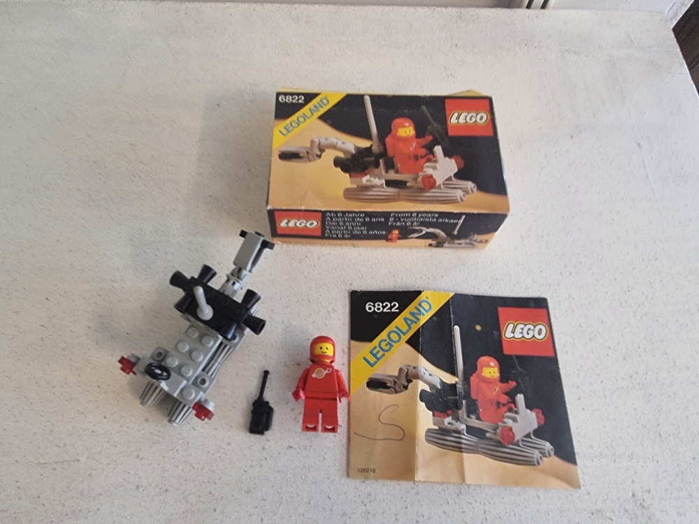Sett 6822 fra Lego Classic Space serien.
Pent brukt sett.
Komplett med manual og eske.