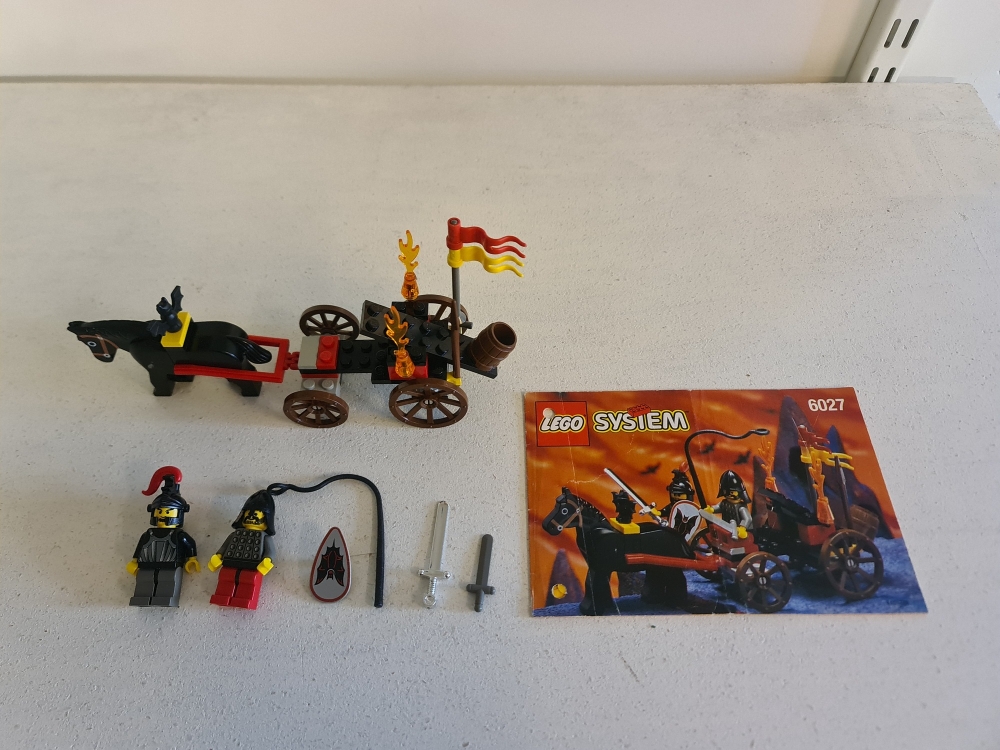 Sett 6027 fra Lego Castle : Fright Knights serien.
Flott sett. Komplett med manual.