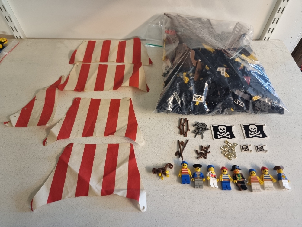 Sett 6285 fra lego Pirates 1 serien.
Pent sett. Noe bruksmerker grunnet alder.
Komplett uten manual. Flotte figurer.