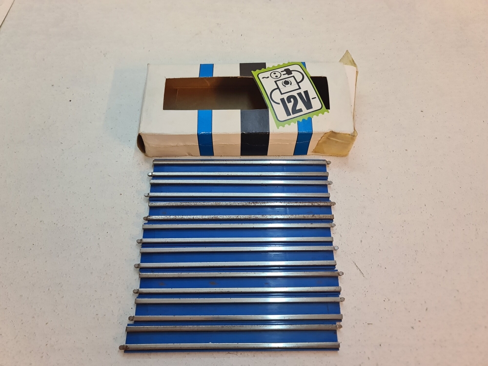 Sett 750 fra Lego Train : 12V serien
Komplett med eske.
Testet og fungerer.