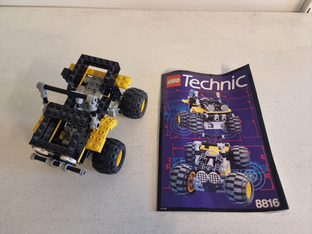 Sett 8816 fra Lego Technic serien.
Meget pent. Noe støv bare.
Komplett med manual.