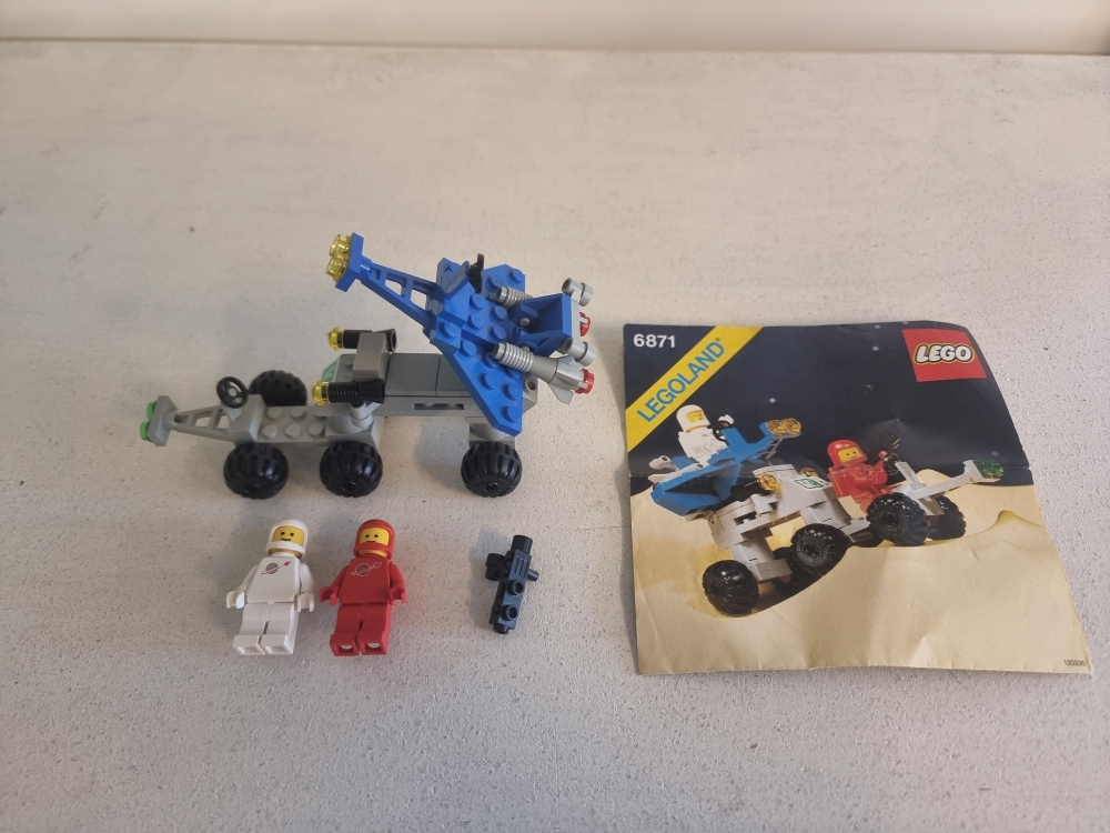 Sett 6871 fra Lego Classic Space serien.
Flott sett.
Komplett med manual.