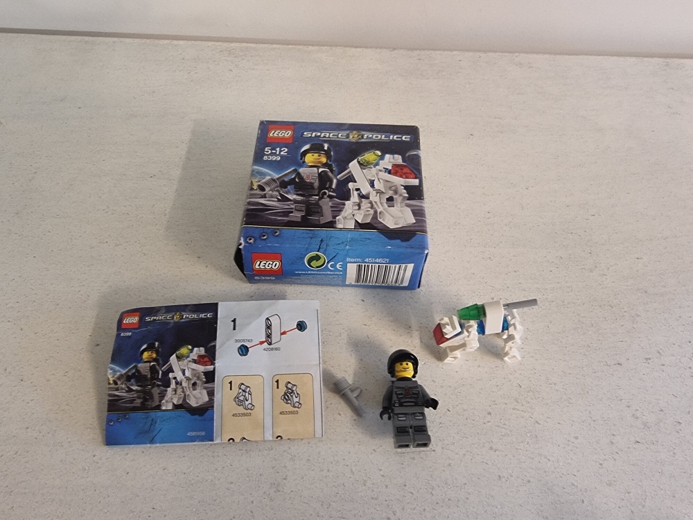 Sett 8399 fra Lego Space : Space Police III serien.
Som nytt.
Komplett med manual og eske.