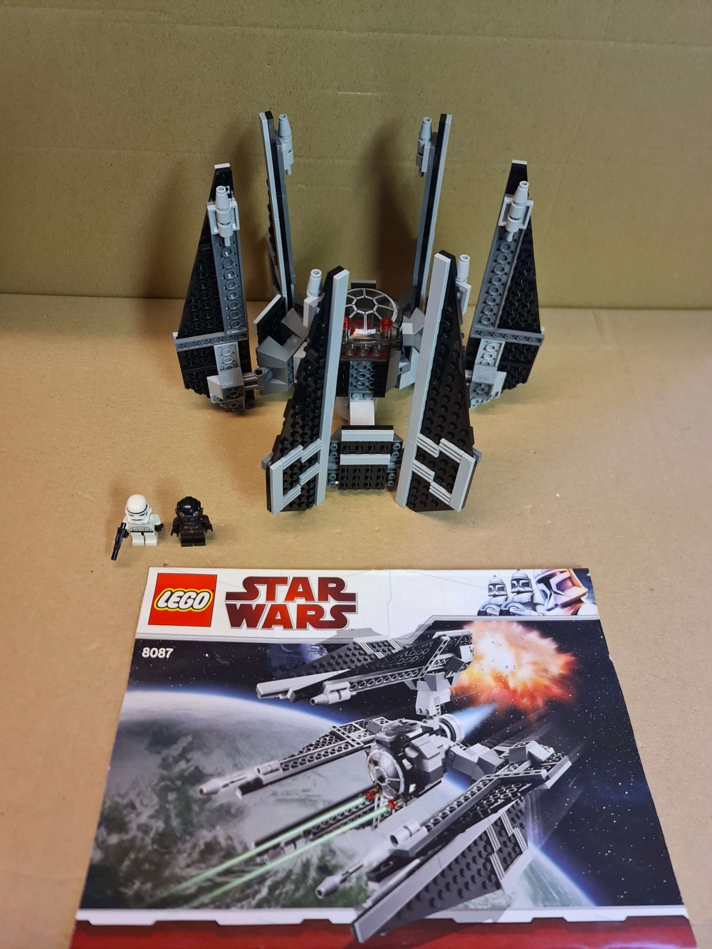 Selger sett 8087 fra lego Star Wars : Legends serien. 

Meget pent. Komplett med manual.